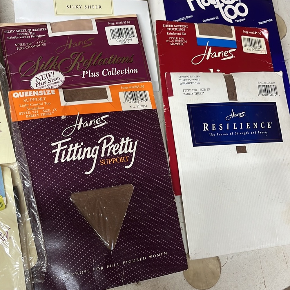 Lot of 23 Vintage Hanes Pantyhose mixed sizes - Picture 5 of 8